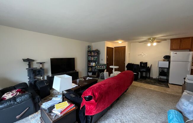 1 bed, 1 bath, $950, Unit 28