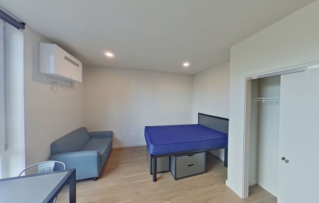 Studio, 1 bath, 314 sqft, $1,225, Unit 302