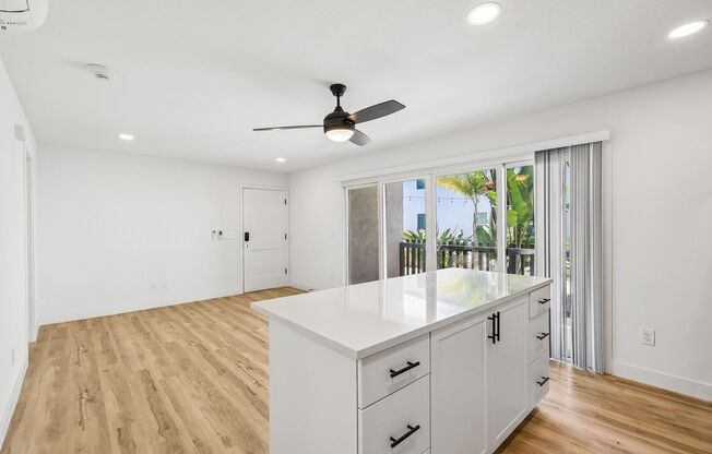 2 beds, 1 bath, 650 sqft, $2,695, Unit 5