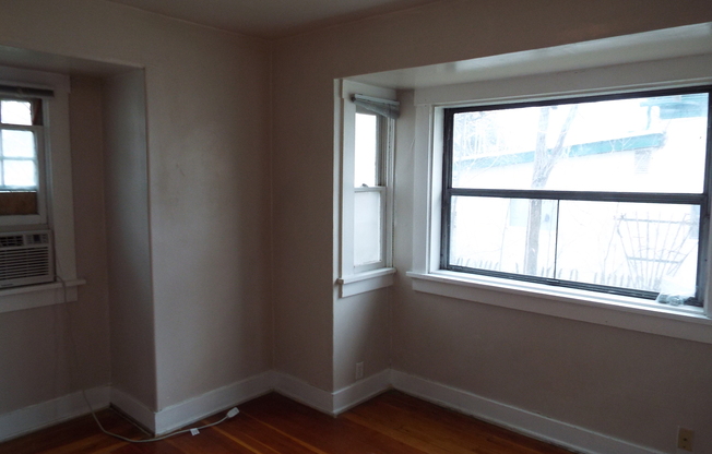 1 bed, 1 bath, $1,000, Unit 3