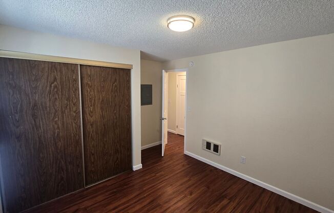 1 bed, 1 bath, 750 sqft, $1,075, Unit 1877F