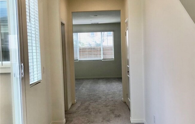 3142 E MT RAINIER DR