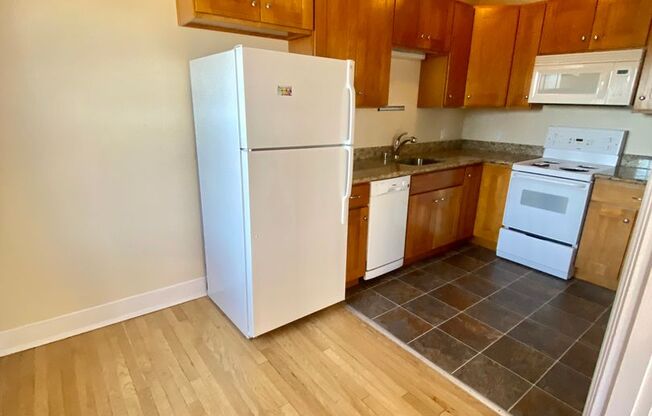 Studio, 1 bath, 454 sqft, $1,545, Unit 303