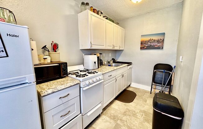 1 bed, 1 bath, 600 sqft, $995, Unit 1307-2