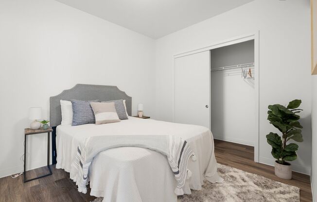 2 beds, 2 baths, 984 sqft, $1,673, Unit #327