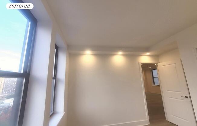 2 beds, 2 baths, $6,850, Unit 14R