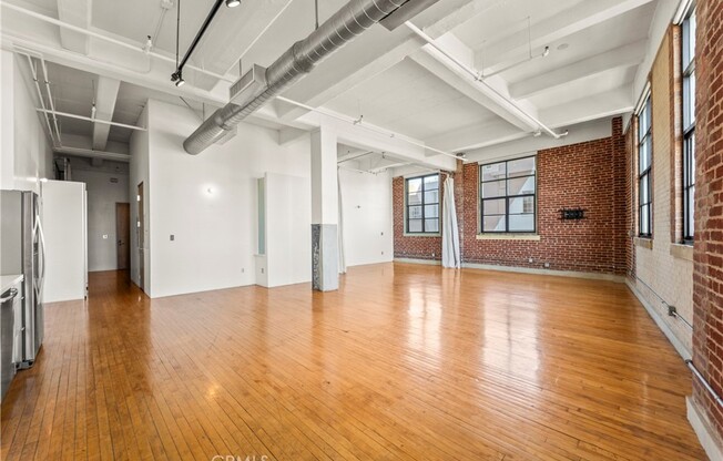 1 bed, 2 baths, 1,189 sqft, $4,500