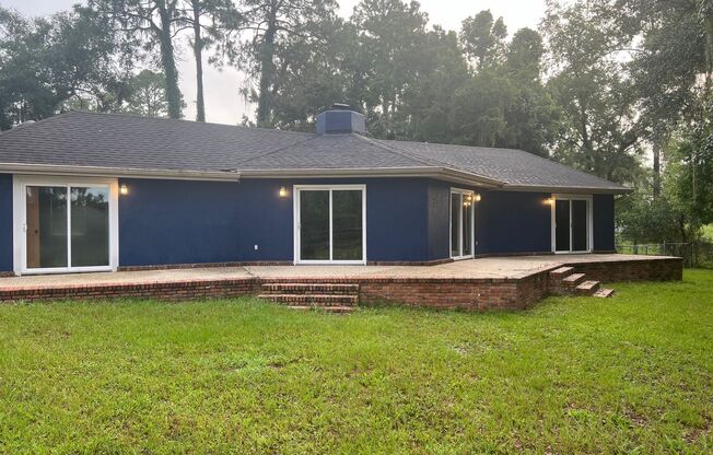 Cute house in Lake Park!