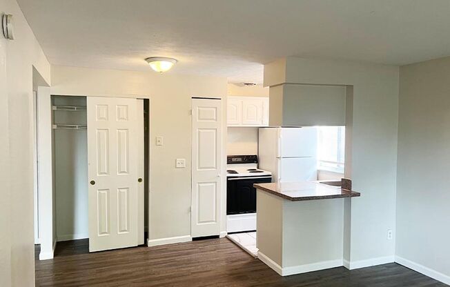 1 bed, 1 bath, 560 sqft, $795, Unit 601-06