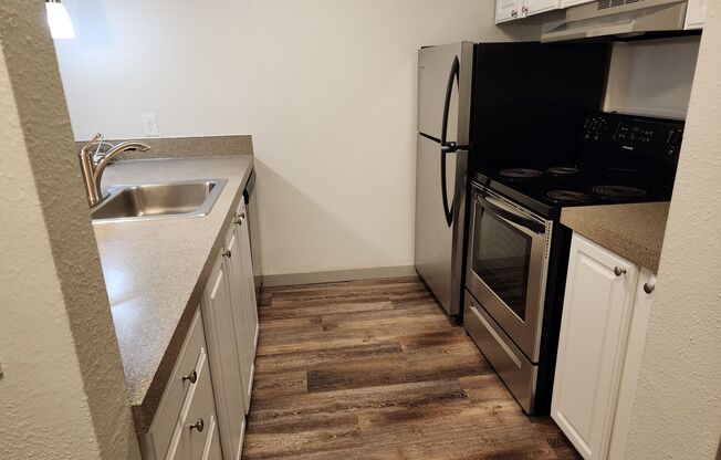 1 bed, 1 bath, 803 sqft, $1,695, Unit 253