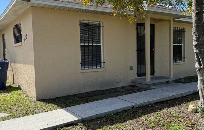 3 Bed / 1 Bath Unit Available for Rent!