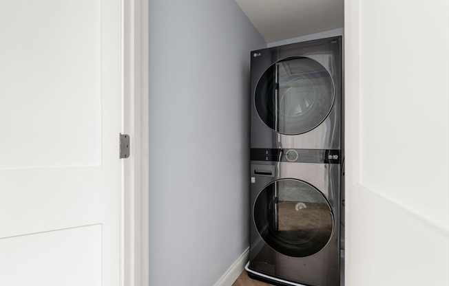 3 beds, 2.5 baths, 1,830 sqft, $5,500, Unit 206