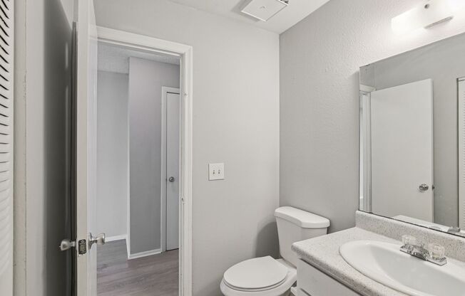 2 beds, 1.5 baths, 850 sqft, $1,490