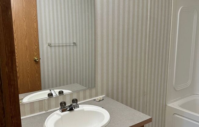 Centrally Located 3 BD 2 BA Modular Home