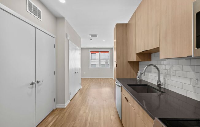 1 bed, 1 bath, 614 sqft, $2,110, Unit 337