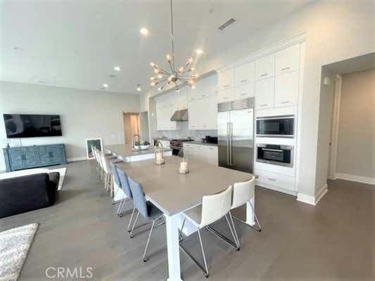 3 beds, 3 baths, 2,052 sqft, $9,000, Unit 3