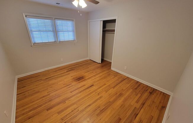 2 beds, 1 bath, $1,250, Unit 167 W Braxton Foushee St