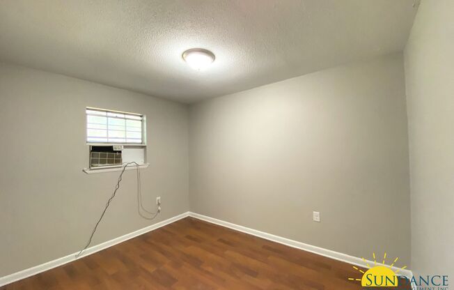 2 beds, 1 bath, $1,200