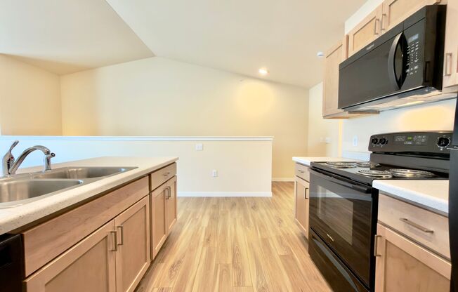 1 bed, 1 bath, 749 sqft, $1,324, Unit EC 4242-13