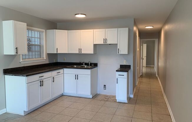 2 beds, 1 bath, 700 sqft, $1,195, Unit 1628 Music St.