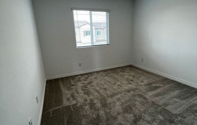 4 beds, 2.5 baths, $1,995, Unit 1