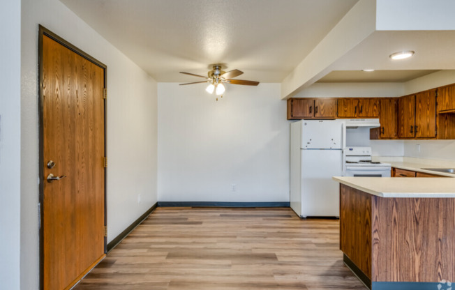 1 bed, 1 bath, 665 sqft, $749