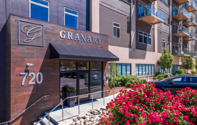 1 bed, 1 bath, 747 sqft, $1,700, Unit 705