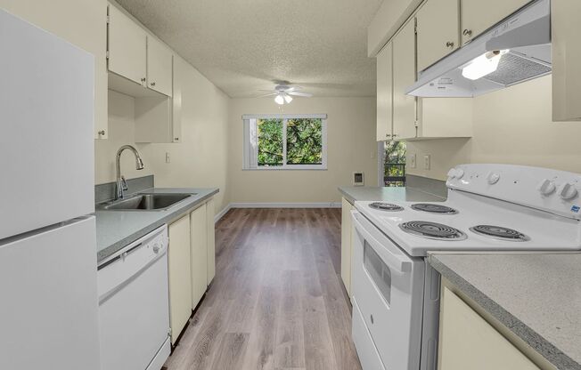 2 beds, 1 bath, 900 sqft, $1,500, Unit 760-72