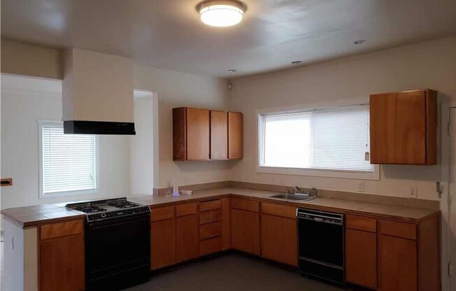 2 BD 1 BA home with easy transit