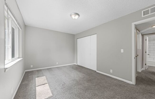 2 beds, 1 bath, 812 sqft, $905, Unit L-5