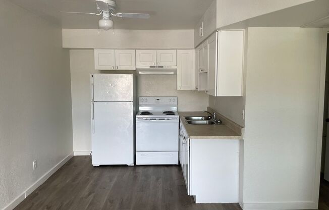 2 beds, 1 bath, 750 sqft, $1,163, Unit 17