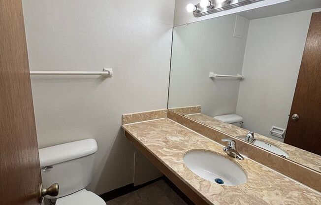 3 beds, 1.5 baths, 1,204 sqft, $1,569, Unit 5224 04