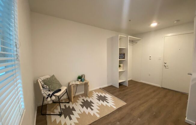 Studio, 1 bath, 185 sqft, $1,450, Unit 5210