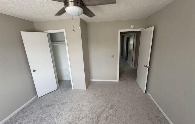 2 beds, 1.5 baths, 1,152 sqft, $975, Unit 200 W Cross St