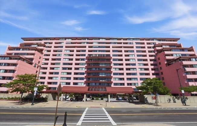 2 beds, 2 baths, 1,050 sqft, $3,550, Unit 6-6W