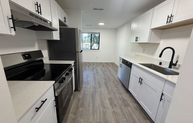 1 bed, 1 bath, 730 sqft, $1,275, Unit 18-25