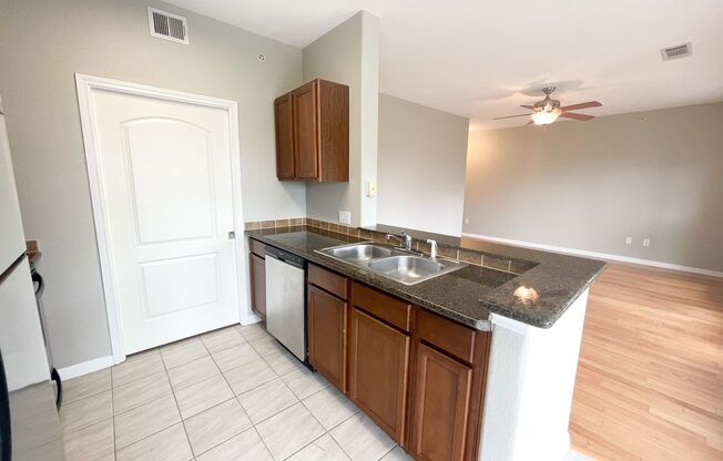 2 beds, 2 baths, $1,700