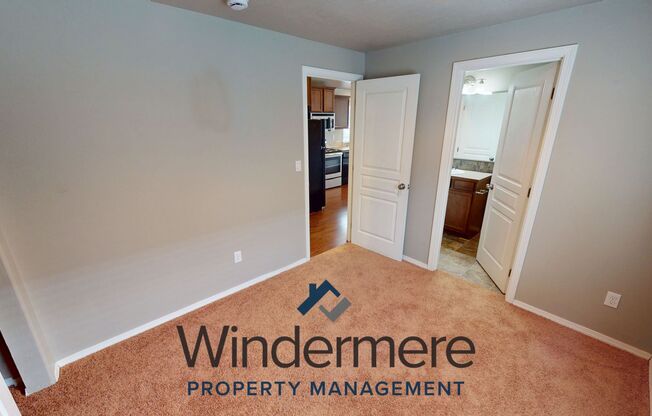 3 beds, 2 baths, 1,064 sqft, $1,595, Unit chin260-1