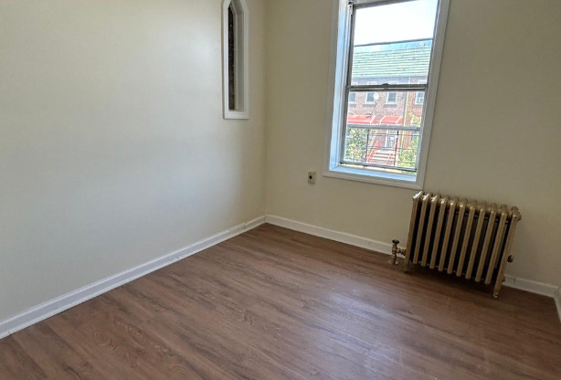 734 E 43 ST
