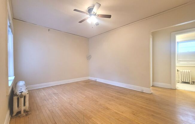 1 bed, 1 bath, $1,025, Unit 18