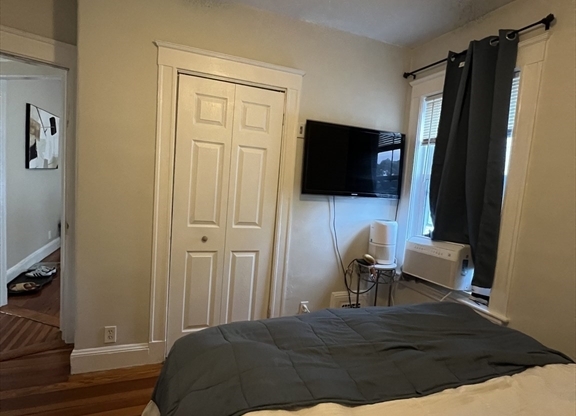 1 bed, 1 bath, 800 sqft, $2,550, Unit TWO