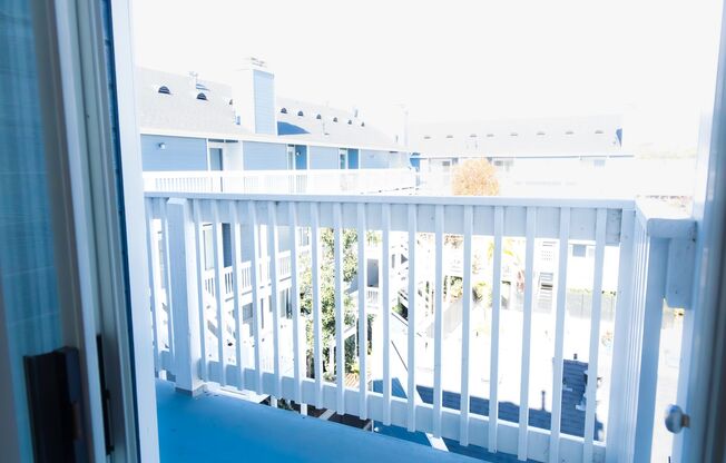 2 beds, 2 baths, 945 sqft, $2,650, Unit 69-202