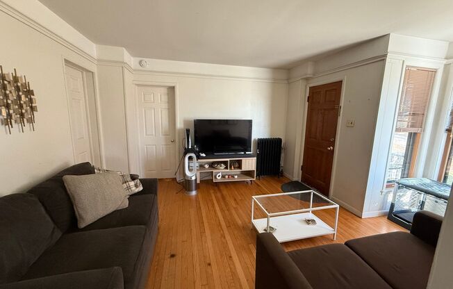 2 beds, 1 bath, $1,875, Unit #1