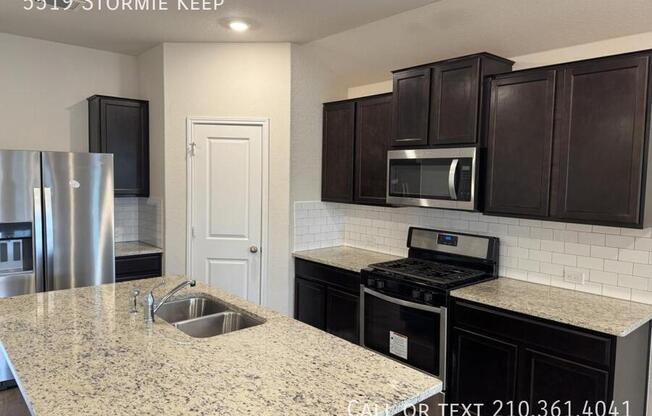5519 STORMIE KEEP