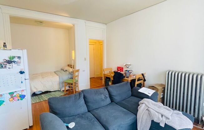 Studio, 1 bath, 335 sqft, $2,450, Unit 47
