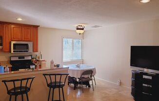 2 beds, 1 bath, $2,700