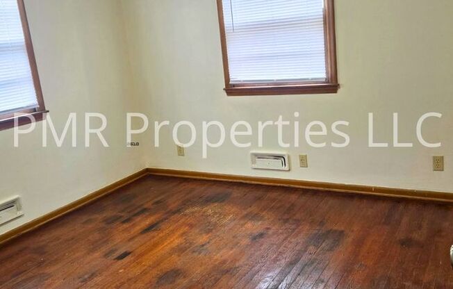 2 beds, 1 bath, $850, Unit 4524- 01