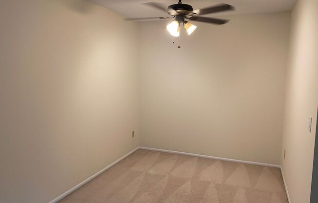 1 bed, 1 bath, 812 sqft, $1,250, Unit 101-115