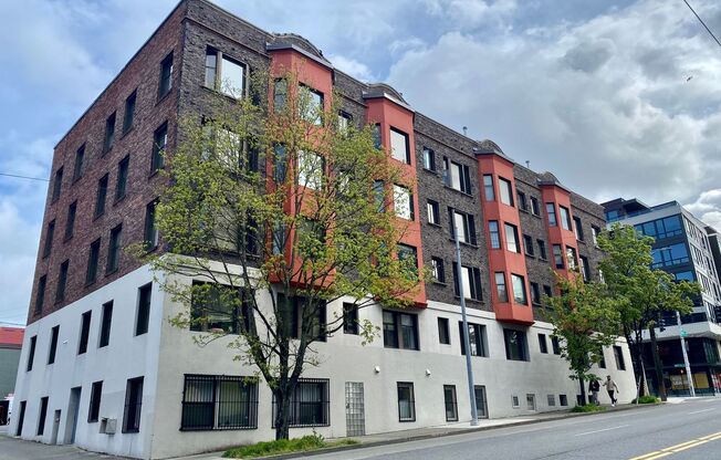 2 beds, 1 bath, 609 sqft, $1,995, Unit 106