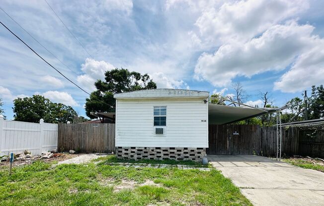 2 Bed 1.5 Bath, Minutes from Tarpon Springs